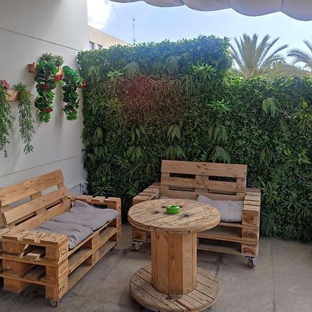 Travelodge Alicante Puerto Bagian luar foto