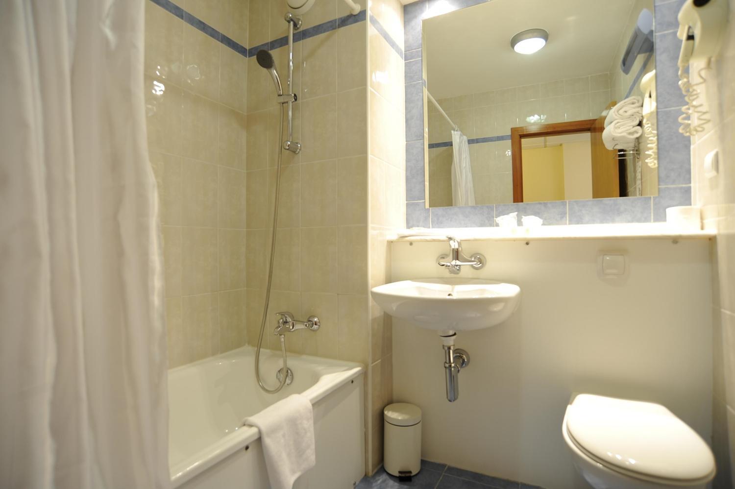 Travelodge Alicante Puerto Bagian luar foto