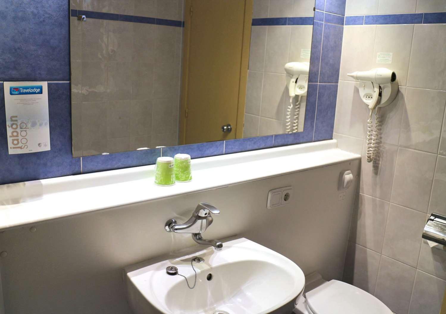 Travelodge Alicante Puerto Bagian luar foto