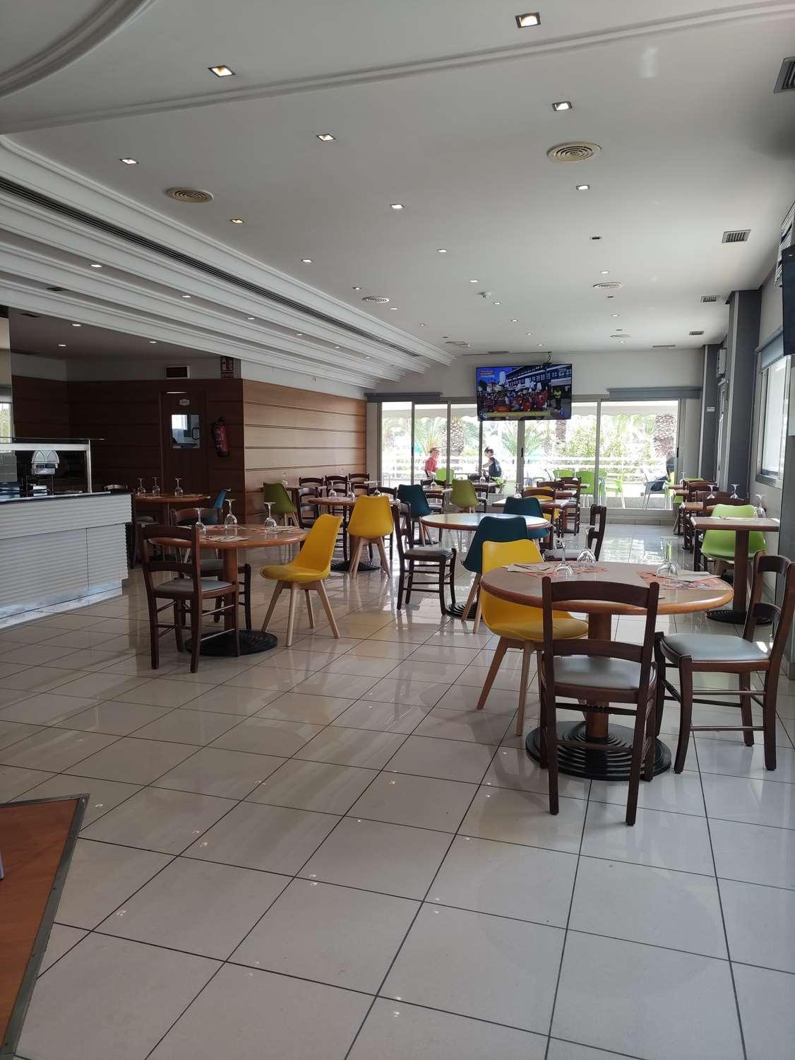 Travelodge Alicante Puerto Bagian luar foto