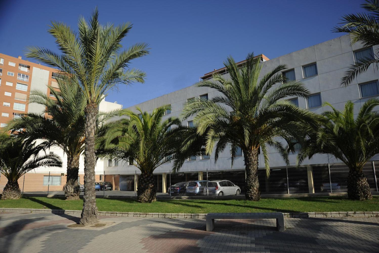 Travelodge Alicante Puerto Bagian luar foto